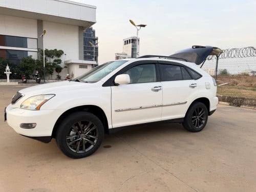 Lexus rx330 ឆ្នាំ2005ប៉ុង2ពាក់កណ្តាល