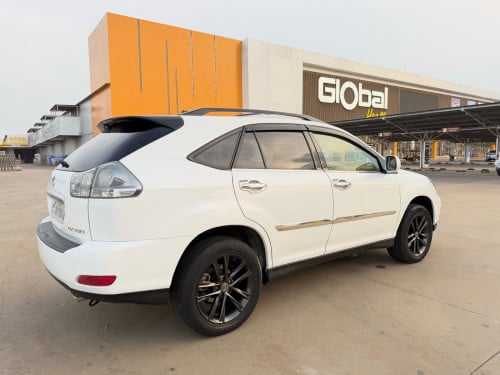 Lexus rx330 ឆ្នាំ2005ប៉ុង2ពាក់កណ្តាល
