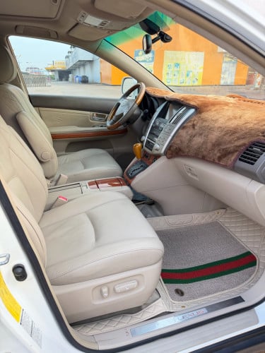Lexus rx330 ឆ្នាំ2005ប៉ុង2ពាក់កណ្តាល