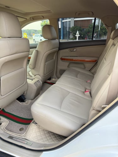 Lexus rx330 ឆ្នាំ2005ប៉ុង2ពាក់កណ្តាល