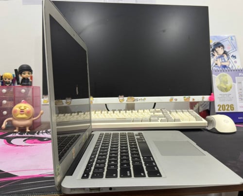 Mackbook Air លក់ធូរថ្លៃ CorI7 អាចកាត់ត Design បាន