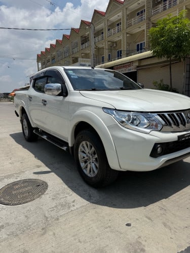 Mitsubishi Triton 2016 full ម៉ាស៊ីន​ ម៉ាស៊ូត​ អូតូ​កាប់​ពីតាស់