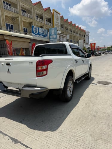 Mitsubishi Triton 2016 full ម៉ាស៊ីន​ ម៉ាស៊ូត​ អូតូ​កាប់​ពីតាស់