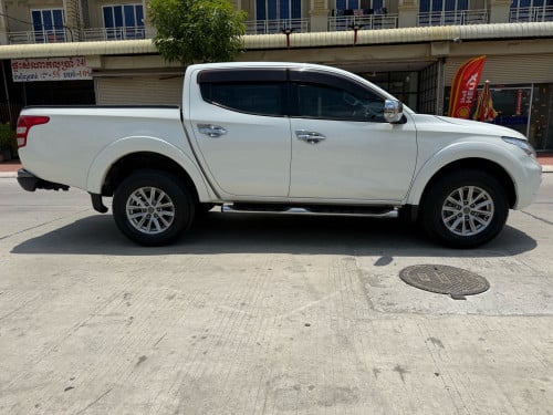 Mitsubishi Triton 2016 full ម៉ាស៊ីន​ ម៉ាស៊ូត​ អូតូ​កាប់​ពីតាស់