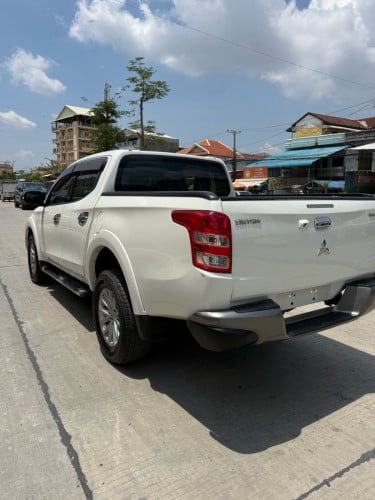 Mitsubishi Triton 2016 full ម៉ាស៊ីន​ ម៉ាស៊ូត​ អូតូ​កាប់​ពីតាស់