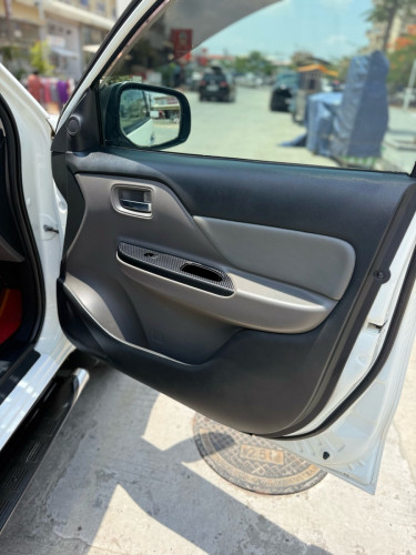 Mitsubishi Triton 2016 full ម៉ាស៊ីន​ ម៉ាស៊ូត​ អូតូ​កាប់​ពីតាស់