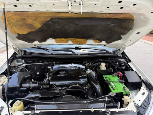 Mitsubishi Triton 2016 full ម៉ាស៊ីន​ ម៉ាស៊ូត​ អូតូ​កាប់​ពីតាស់