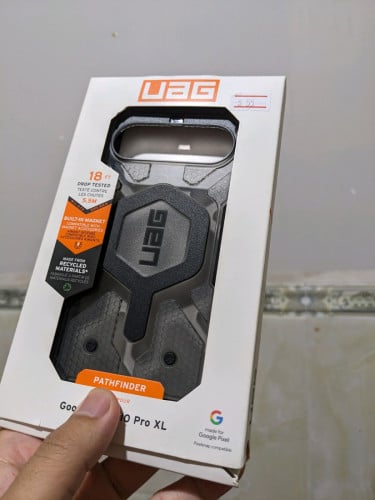 Pixel 10 Pro XL Cases and Screen