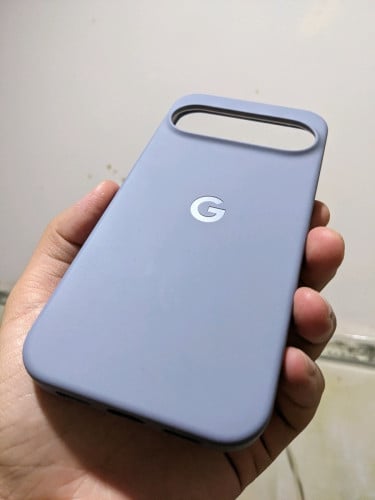 Pixel 10 Pro XL Cases and Screen