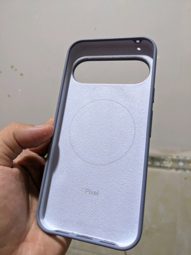 Pixel 10 Pro XL Cases and Screen