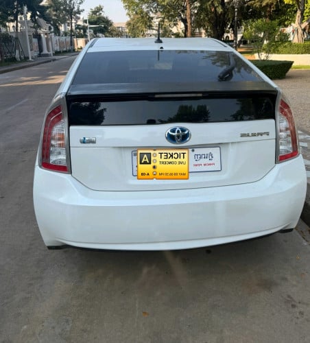 Prius full option 3 2012 2BNxx