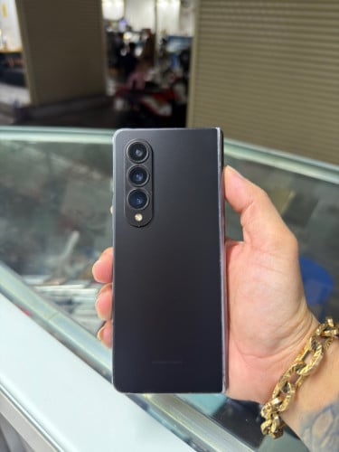 Samsung Fold 4 ក្រុមហ៊ុន សុីម២ Ram12GB HD512GB Phone Condition 90% , អុច&ឆ្នូតអេក្រង់ក្នុង