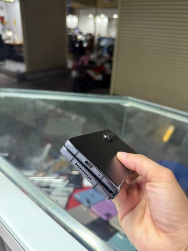 Samsung Fold 4 ក្រុមហ៊ុន សុីម២ Ram12GB HD512GB Phone Condition 90% , អុច&ឆ្នូតអេក្រង់ក្នុង
