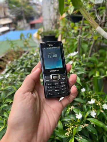 Samsung Sim2 ស្ទើរ​អេក្រង់តិច ប្រេីបានធម្មតា