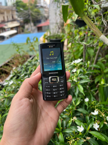 Samsung Sim2 ស្ទើរ​អេក្រង់តិច ប្រេីបានធម្មតា