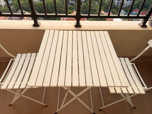 Second-hand balcony bistro set