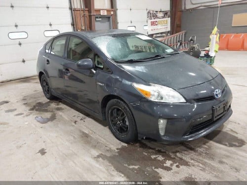Sell Prius 2014 option 3 សាង15400$បញ្ជាក់រៀបចំខ្លួនឯង