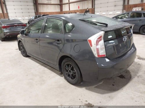 Sell Prius 2014 option 3 សាង15400$បញ្ជាក់រៀបចំខ្លួនឯង