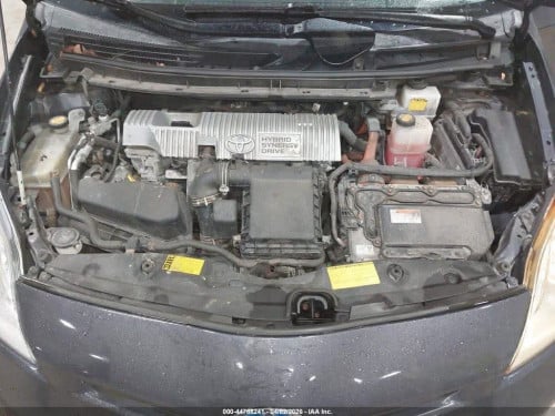 Sell Prius 2014 option 3 សាង15400$បញ្ជាក់រៀបចំខ្លួនឯង