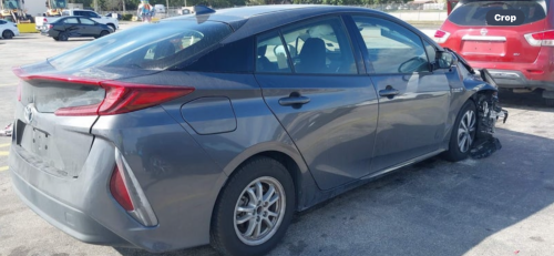 Sell Prius 2018 plus សាង​17900$បញ្ជាក់​រៀបចំ​ខ្លួន​ឯង​