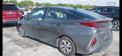 Sell Prius 2018 plus សាង​17900$បញ្ជាក់​រៀបចំ​ខ្លួន​ឯង​
