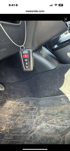 Sell Prius prim 2017 full Primum សាង​18500$ETA 22.05.26