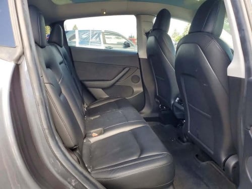Sell Tesla model Y 2021 long range dual motor សាង​19700$