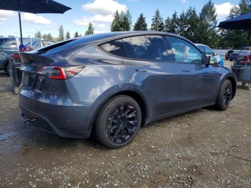 Sell Tesla model Y 2021 long range dual motor សាង​19700$
