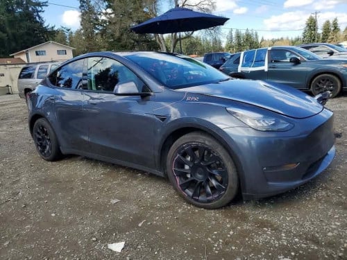 Sell Tesla model Y 2021 long range dual motor សាង​19700$