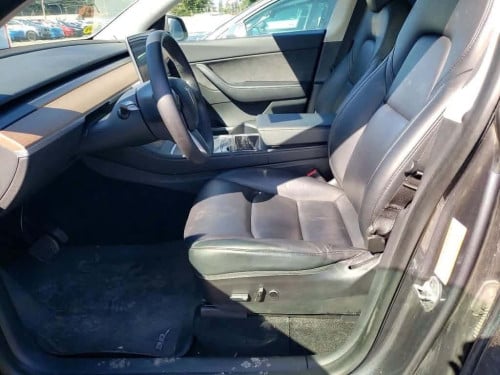 Sell Tesla model Y 2021 long range dual motor សាង​19700$