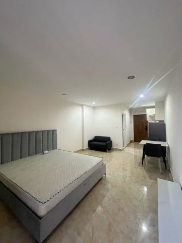 STUDIO ROOM AVAILABLE TK