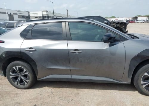 Toyota BZ4X ឆ្នាំ​ 2023
