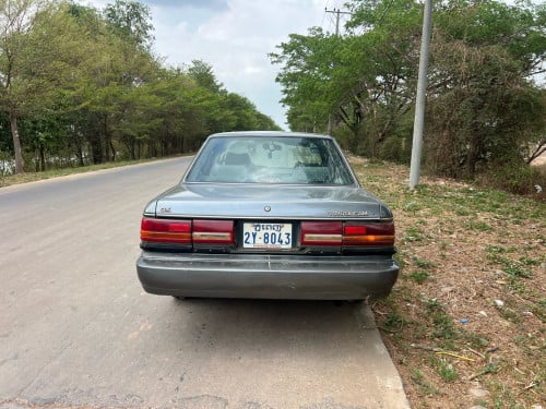Toyota Camry 1990 ឡានជិះស្រួលឯកសារគ្រប់