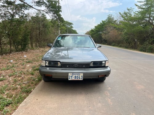 Toyota Camry 1990 ឡានជិះស្រួលឯកសារគ្រប់