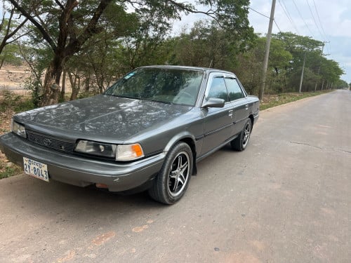 Toyota Camry 1990 ឡានជិះស្រួលឯកសារគ្រប់