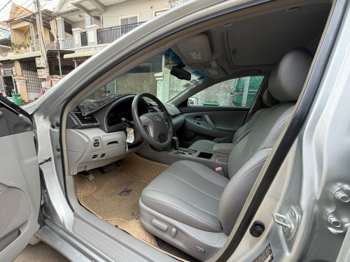 Toyota Camry Hybrid full