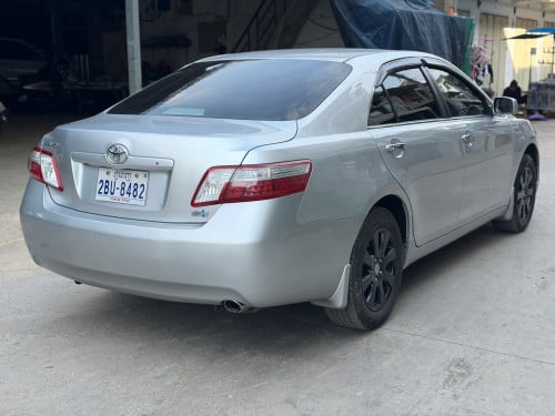 Toyota Camry Hybrid full