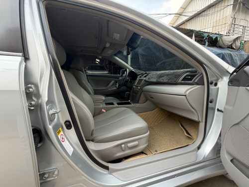 Toyota Camry Hybrid full