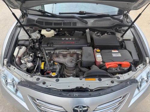 Toyota Camry Hybrid full