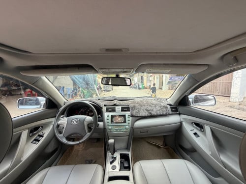 Toyota Camry Hybrid full