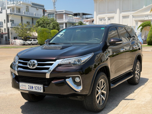 TOYOTA Fortuner 2017