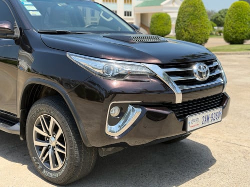 TOYOTA Fortuner 2017