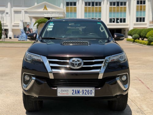 TOYOTA Fortuner 2017