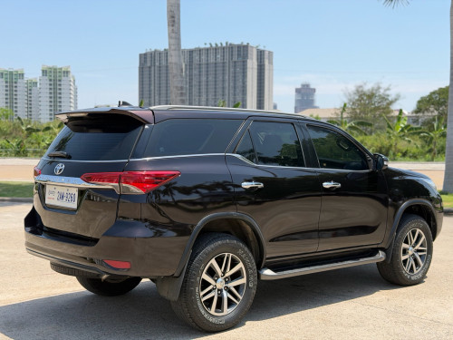 TOYOTA Fortuner 2017