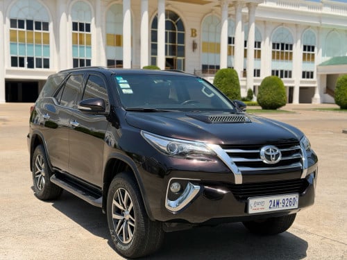 TOYOTA Fortuner 2017