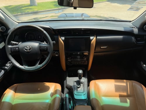 TOYOTA Fortuner 2017