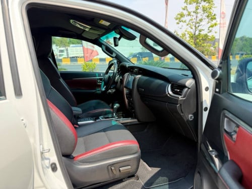 TOYOTA FORTUNER LEGENDER 2023