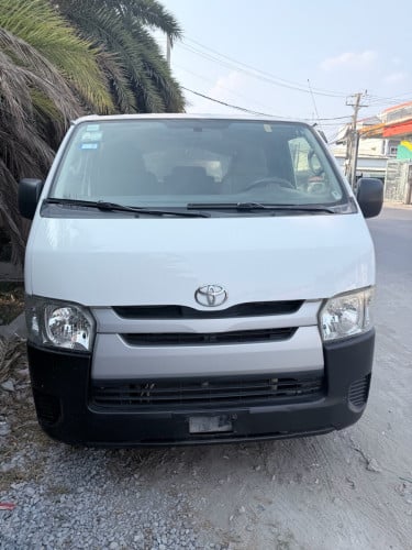 Toyota Hiace 017