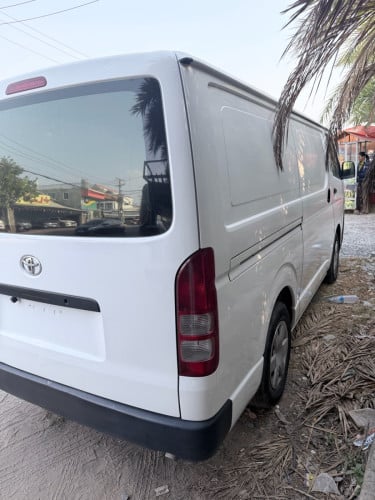 Toyota Hiace 017