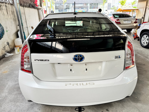 Toyota Prius 2013 option 4 Delux solar Full